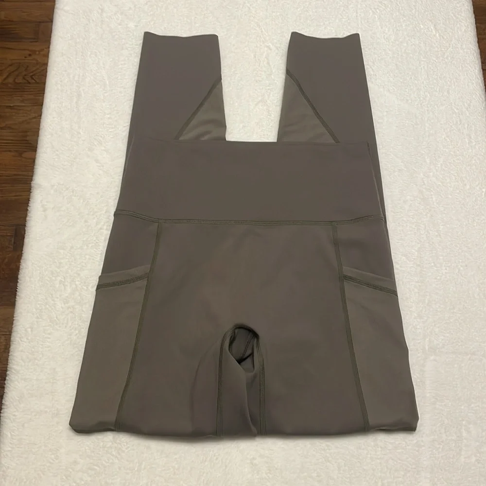 EUC Aerie Offline 7/8 leggings, size large long - Picture 2 of 7